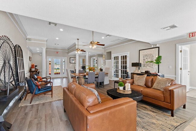 Come relax in our stylish clubhouse - The Heights on Oak