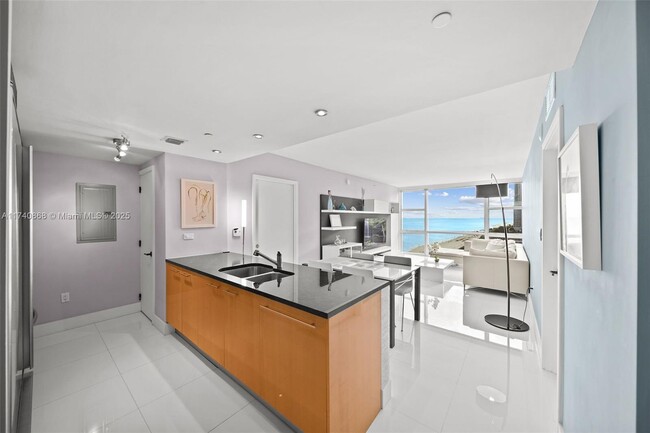 Building Photo - 6801 Collins Ave Unit 1214 (Deed Number 1206) Rental