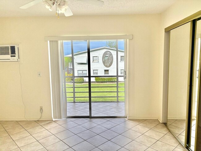 Photo - 236 Northampton L