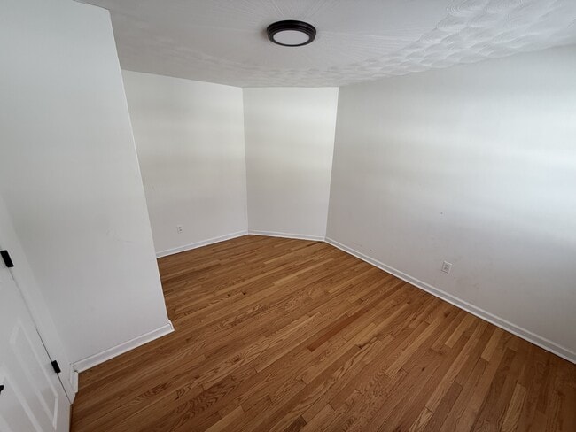 Photo - 40 Varmor Dr