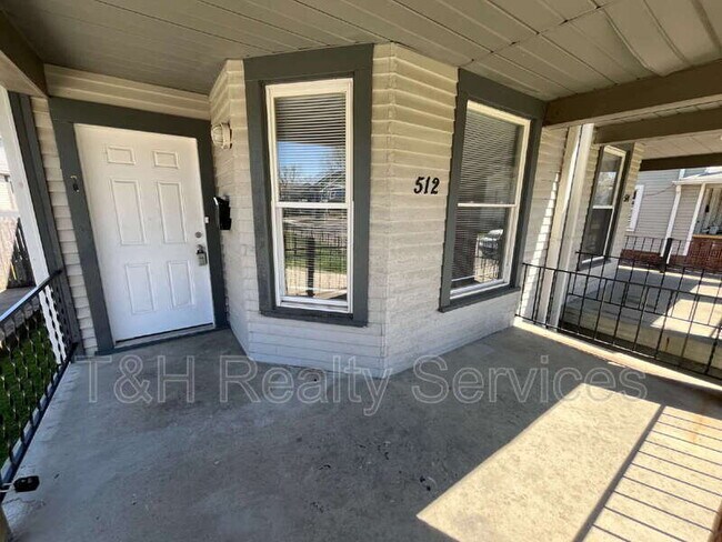 Photo - 512 E 33rd St