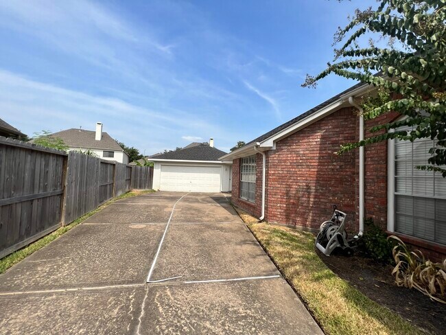 Photo - 1718 Berkoff Dr