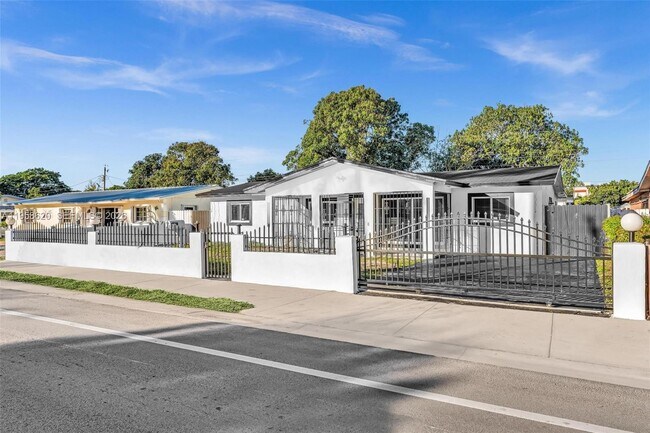 Photo - 560 Perviz Ave