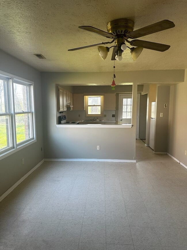 Building Photo - 3710 Benttree Dr Unit Apartment A