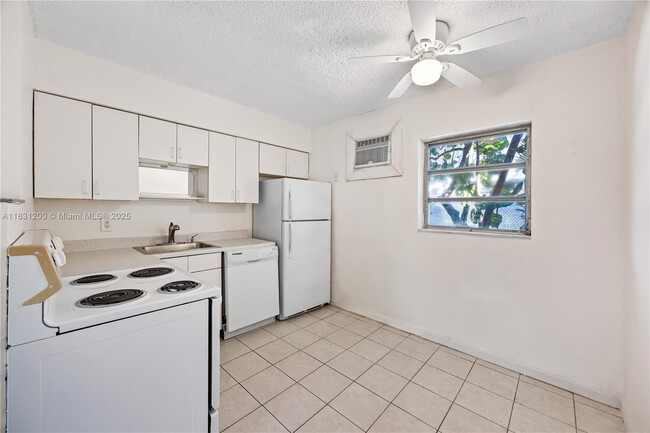 Building Photo - 400 SE 31st St Unit 2 Rental