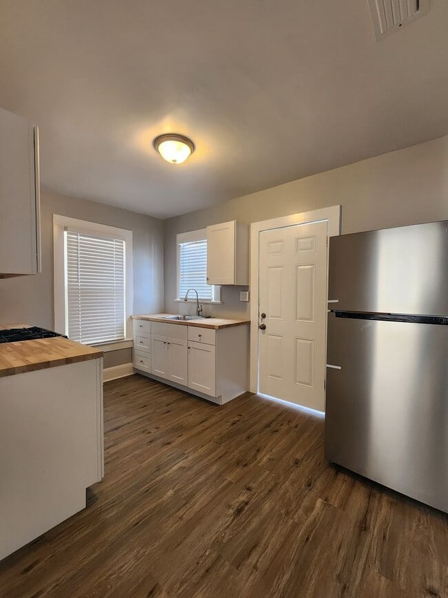 301 Country Club Oval Unit 301-9