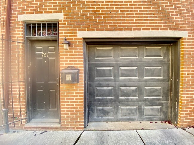 Photo - 761 S Mole St