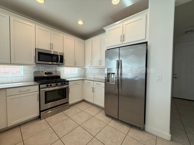 Photo - 6324 W Warner St