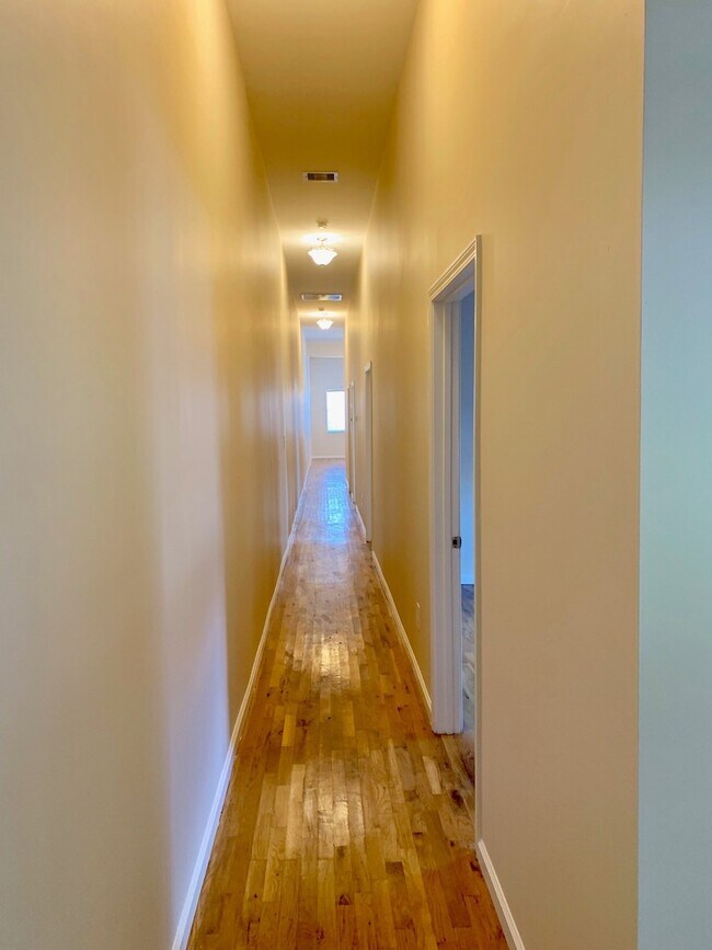 Photo - 2539-41 Gravier Unit 2541