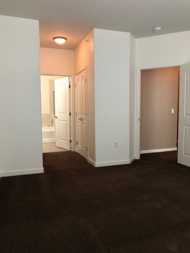 Photo - 2BD/2BA condo w/ great kitchen, W/D, pool, garage & more!