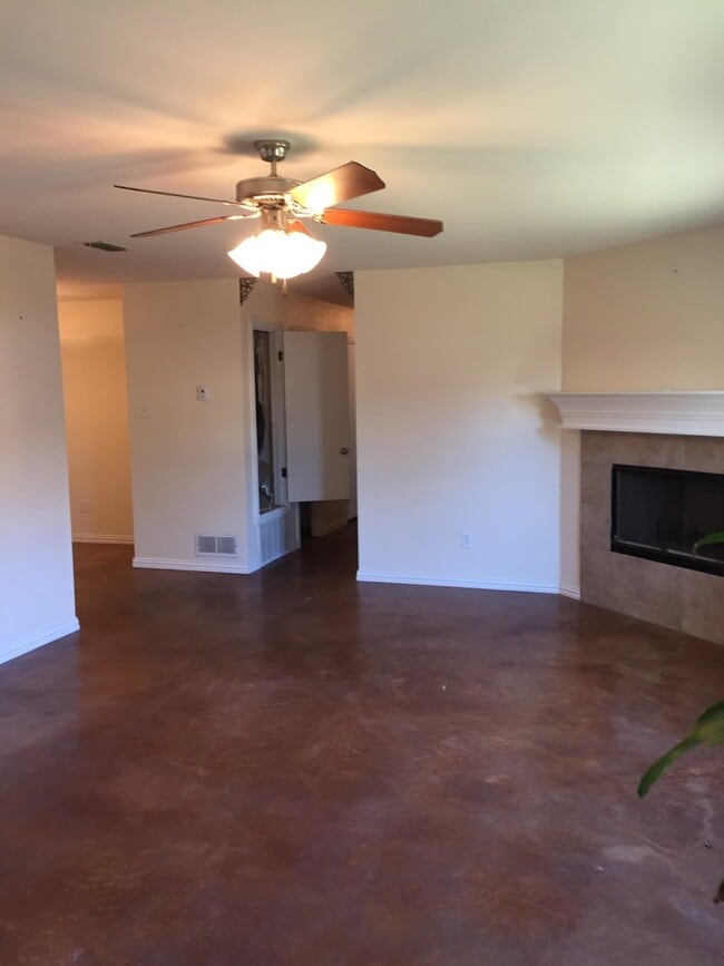 1006 Jameson St Unit 1006