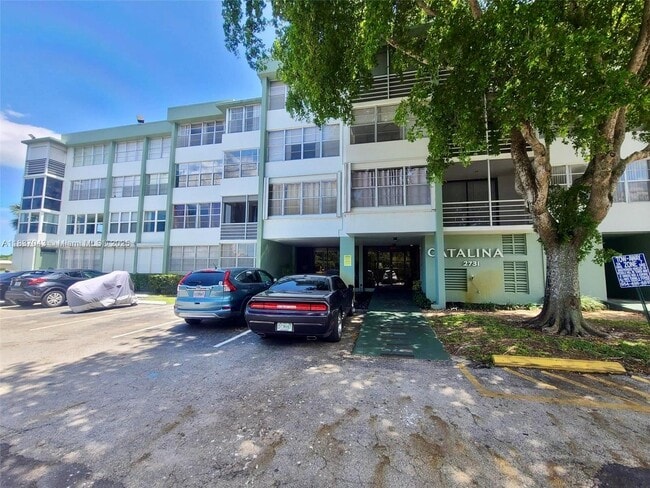 Building Photo - 2731 Taft St Unit 102 Rental