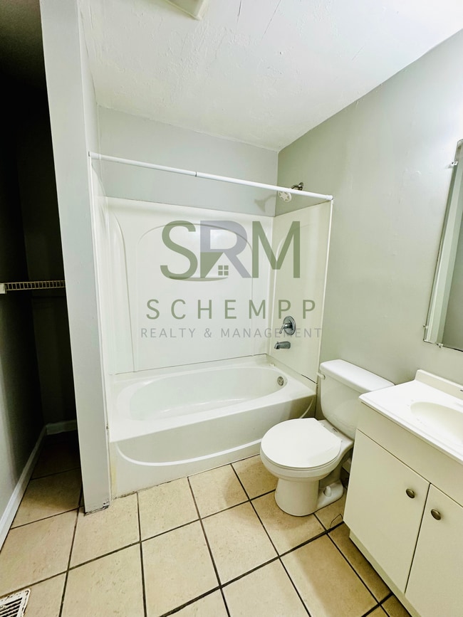 Photo - 913 Euclid Ave