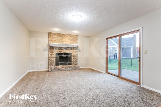 Photo - 458 Pebble Way