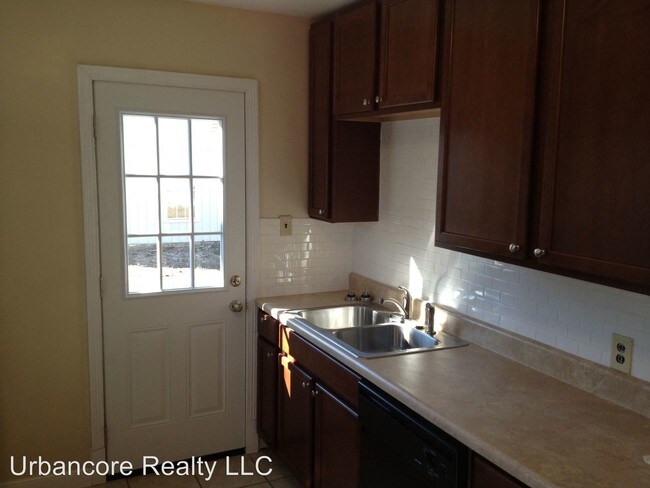 Photo - 2 br, 1 bath House - 1533 Carlisle Ave