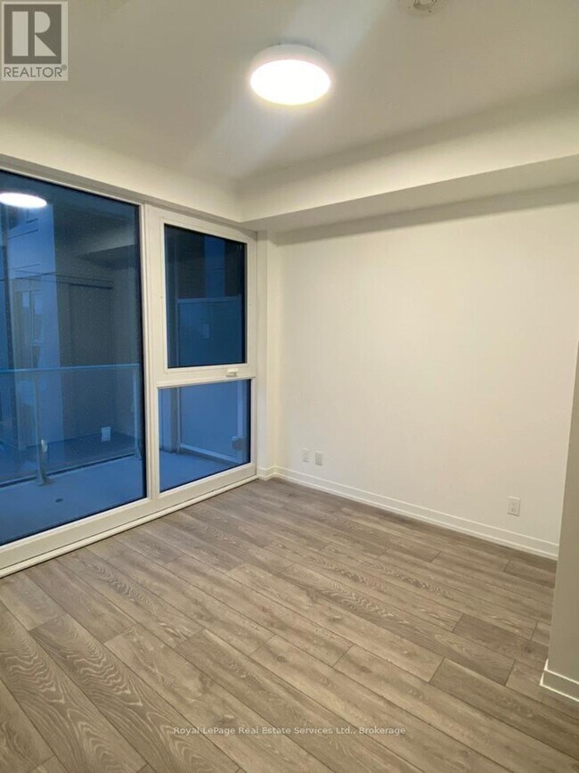 Photo - 2020 Bathurst St Unit 540
