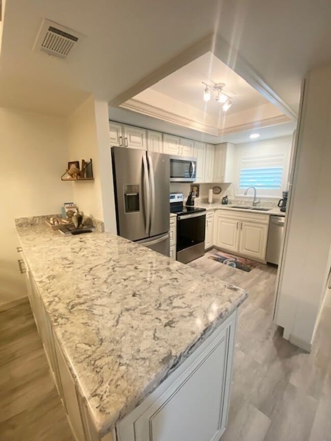 Photo - 2 bedroom 2 bathroom furnished seasonal re...