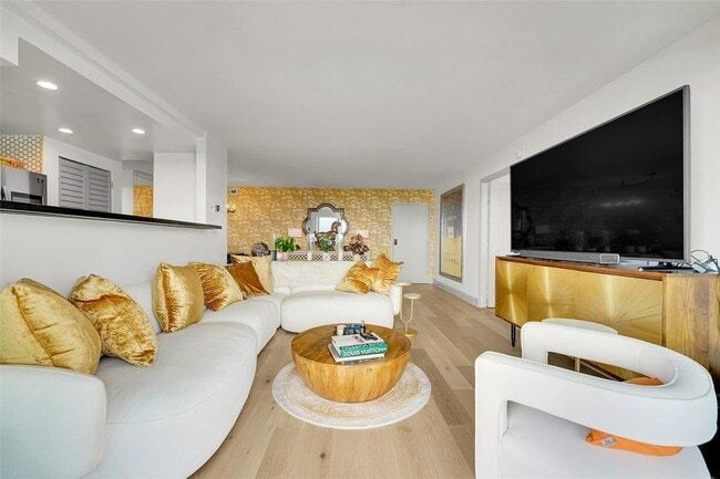 Photo - 2841 N Ocean Blvd Unidad 1004