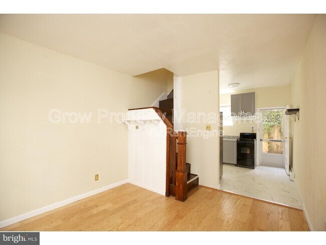 Photo - 2416 Manning St