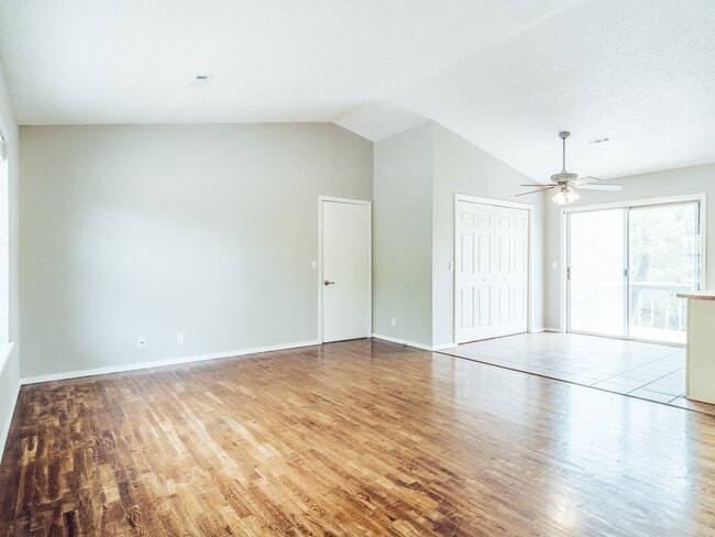 Photo - 7 Claypole Ln