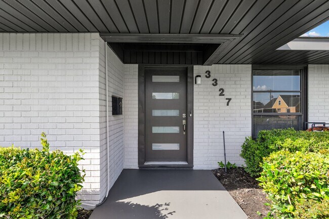 Photo - 3327 Wentworth St