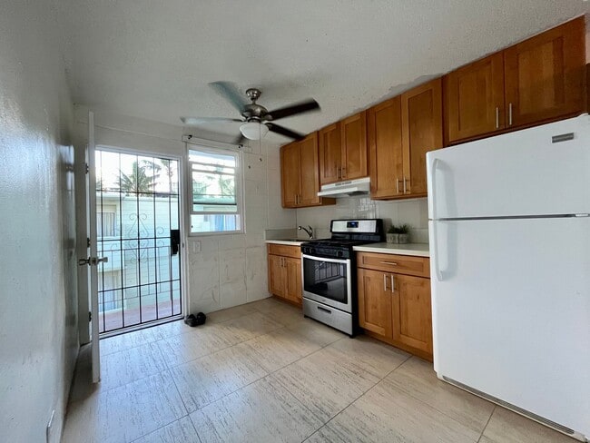 Photo - Waikiki: 1 Bed, 1 Bath/Studio for Rent Unidad 302
