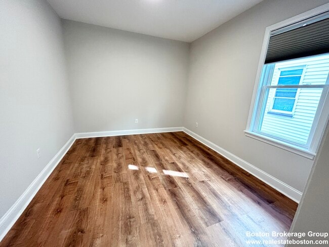 995 Dorchester Ave Unit 2