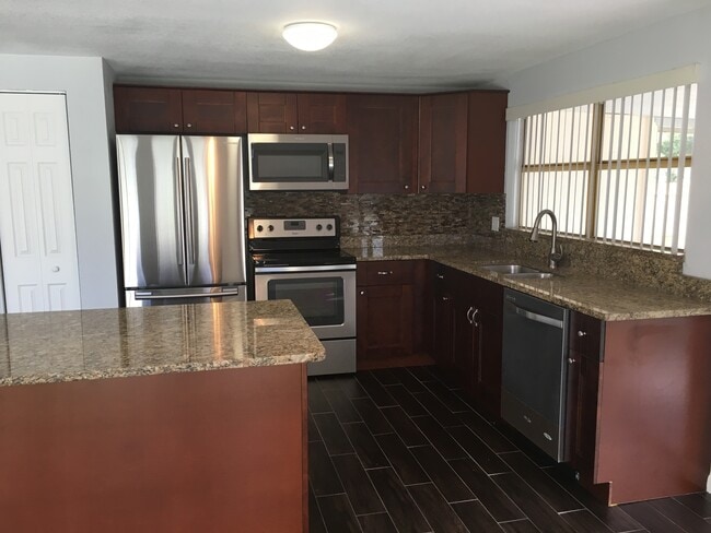 Photo - 7104 Hazelwood Ct