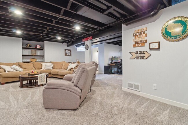 Photo - 178 Weybridge Dr