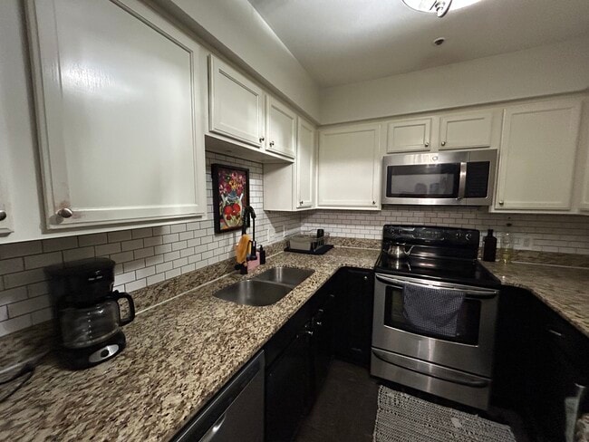 Photo - 2855 Peachtree Rd NE Unidad 207