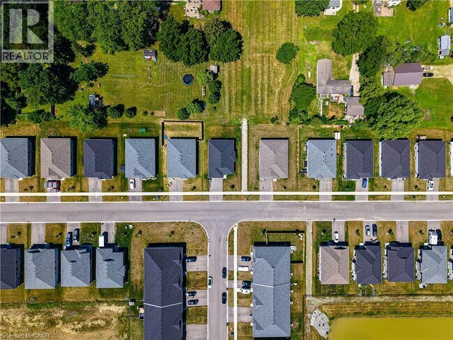 Photo - 142 Ellen St