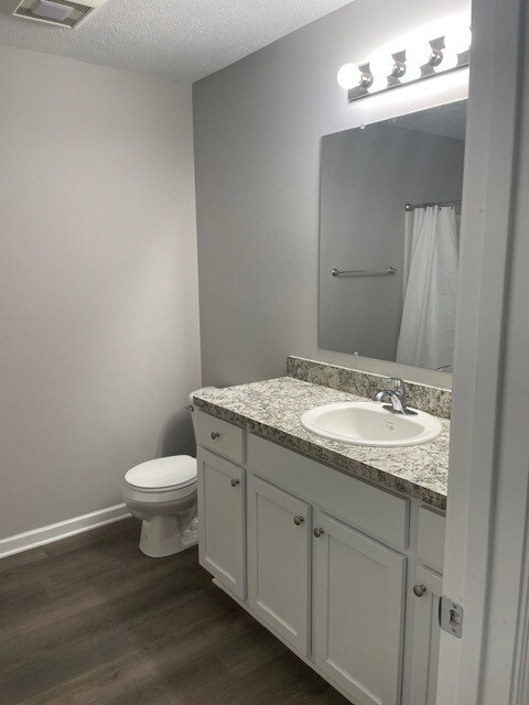 Photo - 13580 Main St