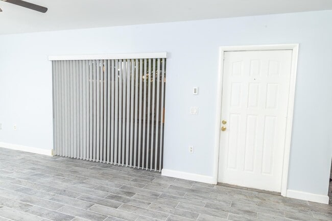 Photo - 7406 74th Way