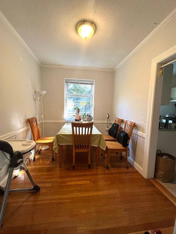 Building Photo - 1574 Beacon St Unit 4