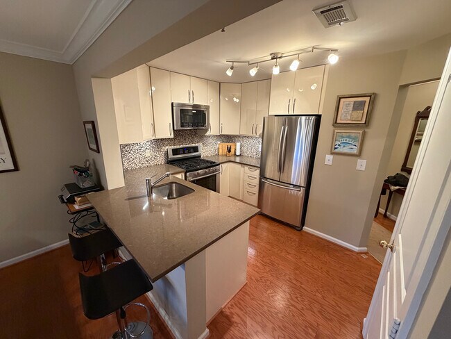 Cocina - 5565 Seminary Rd Unidad 104