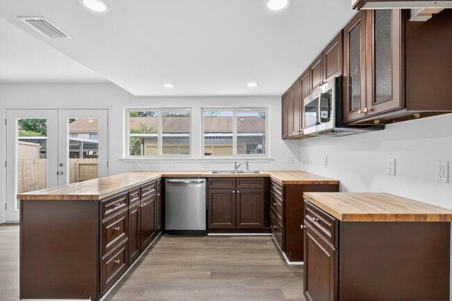 Photo - 8207 Kensington Square
