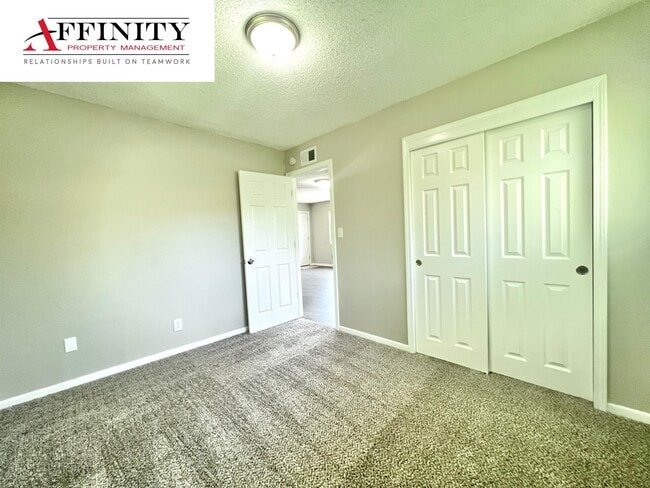 Photo - 1507 N 55 Dr
