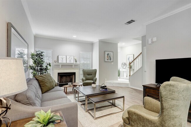 Photo - 1911 Bering Dr Unidad 34