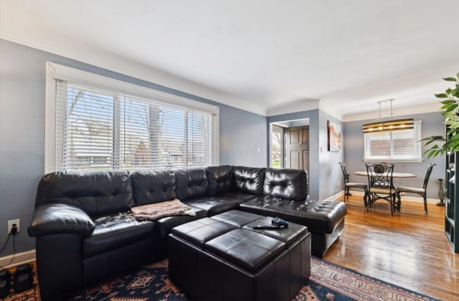 Photo - 452 Sunningdale Dr