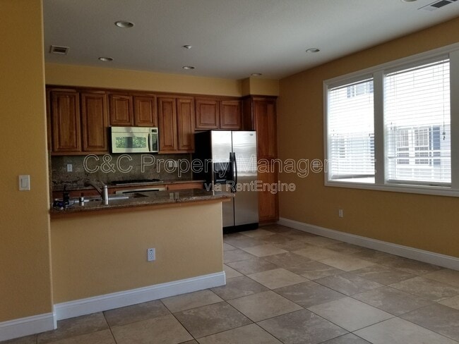 Photo - 3687 Whitworth Dr