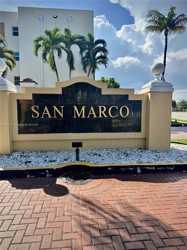 Building Photo - 8850 Fontainebleau Blvd Unit 105