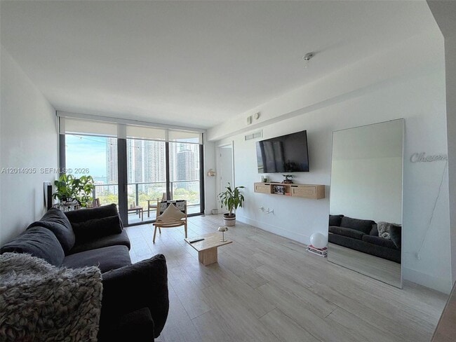 Photo - 121 NE 34th St Unit 1605