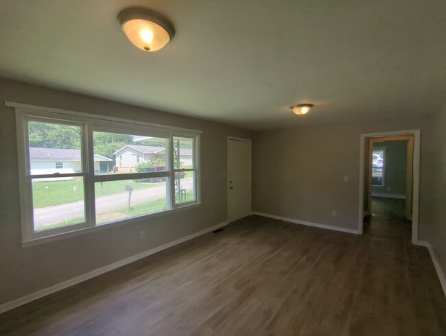 Photo - 116 2nd St