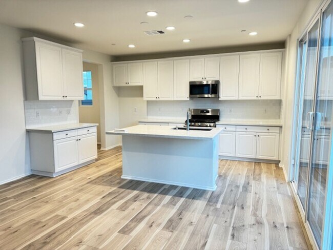 Photo - Newly built 5 + 3 With Solar! $3500