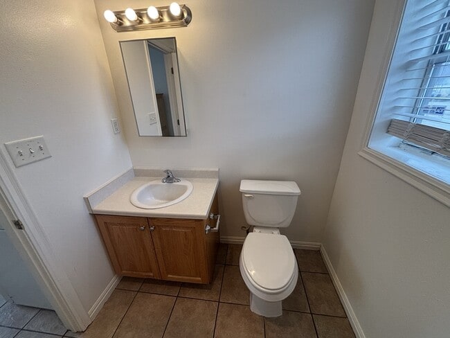 Photo - 1675 S State St