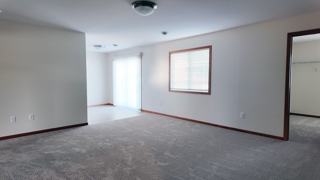 LVR / Dining / Patio - 1916 Haughton Ave Unit 4