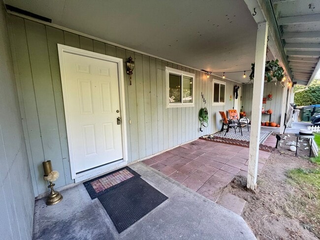 Photo - Newly Updated Duplex (Unit A) - Water incl...