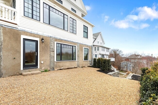 Photo - 32 Beacon St Unit 4