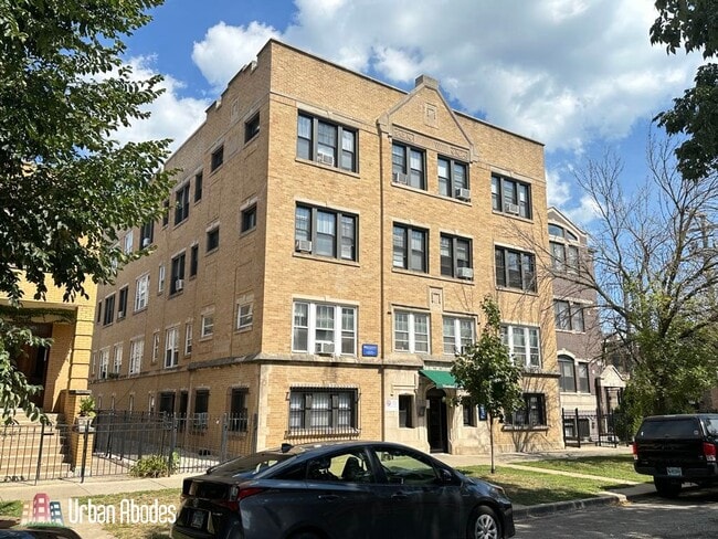 Photo - 820 W Waveland Ave Apartments Unit M02B