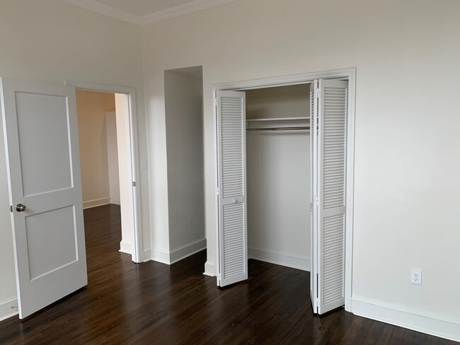 Bedroom & Closet - 151 W Main St Unidad A